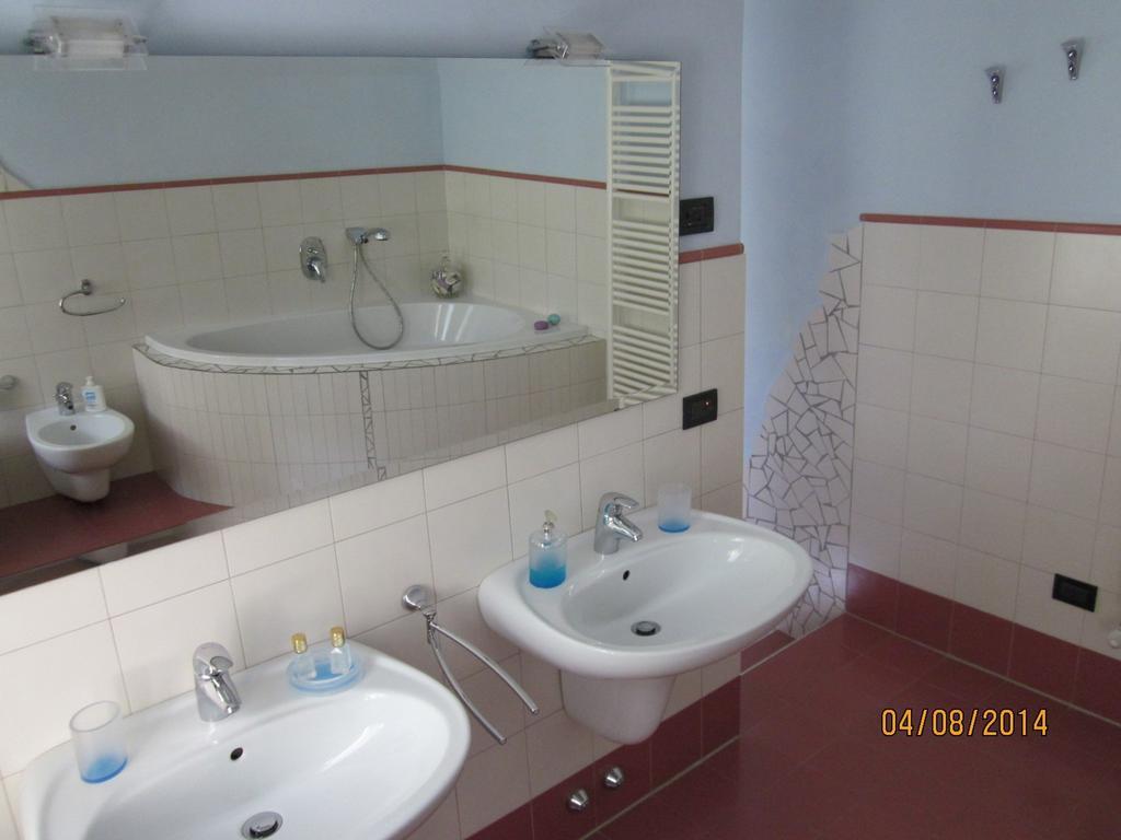 Casetta Delle Rose Biella Phòng bức ảnh